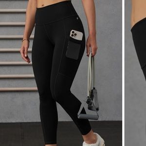Black Fabletics PowerHold Leggings